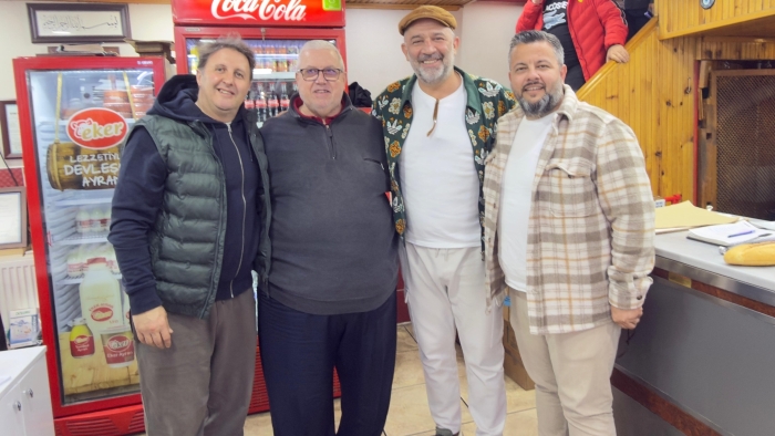 CİĞERCİ KEMAL USTA’TAN ÜNLÜ OYUNCULARA TAVA CİĞER DOPİNGİ